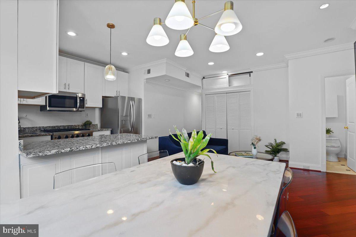 1832 Calvert St NW #3