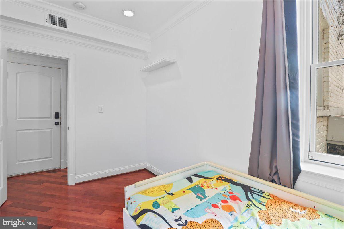 1832 Calvert St NW #3