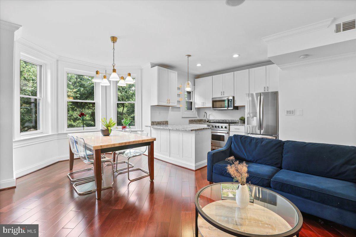 1832 Calvert St NW #3