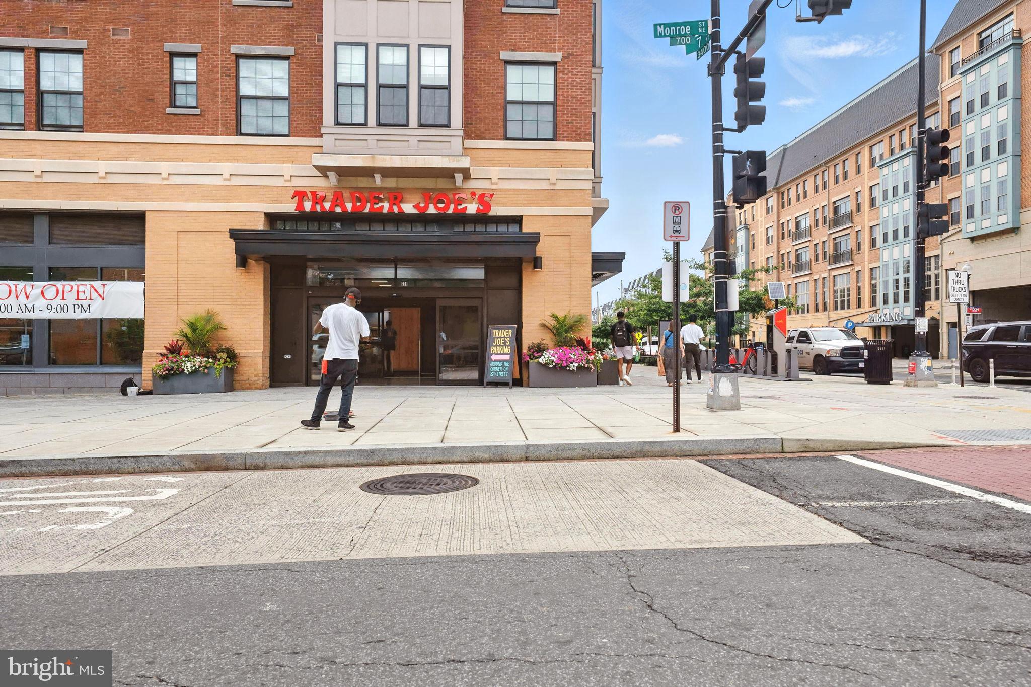 1055 MICHIGAN AVENUE NE 1055