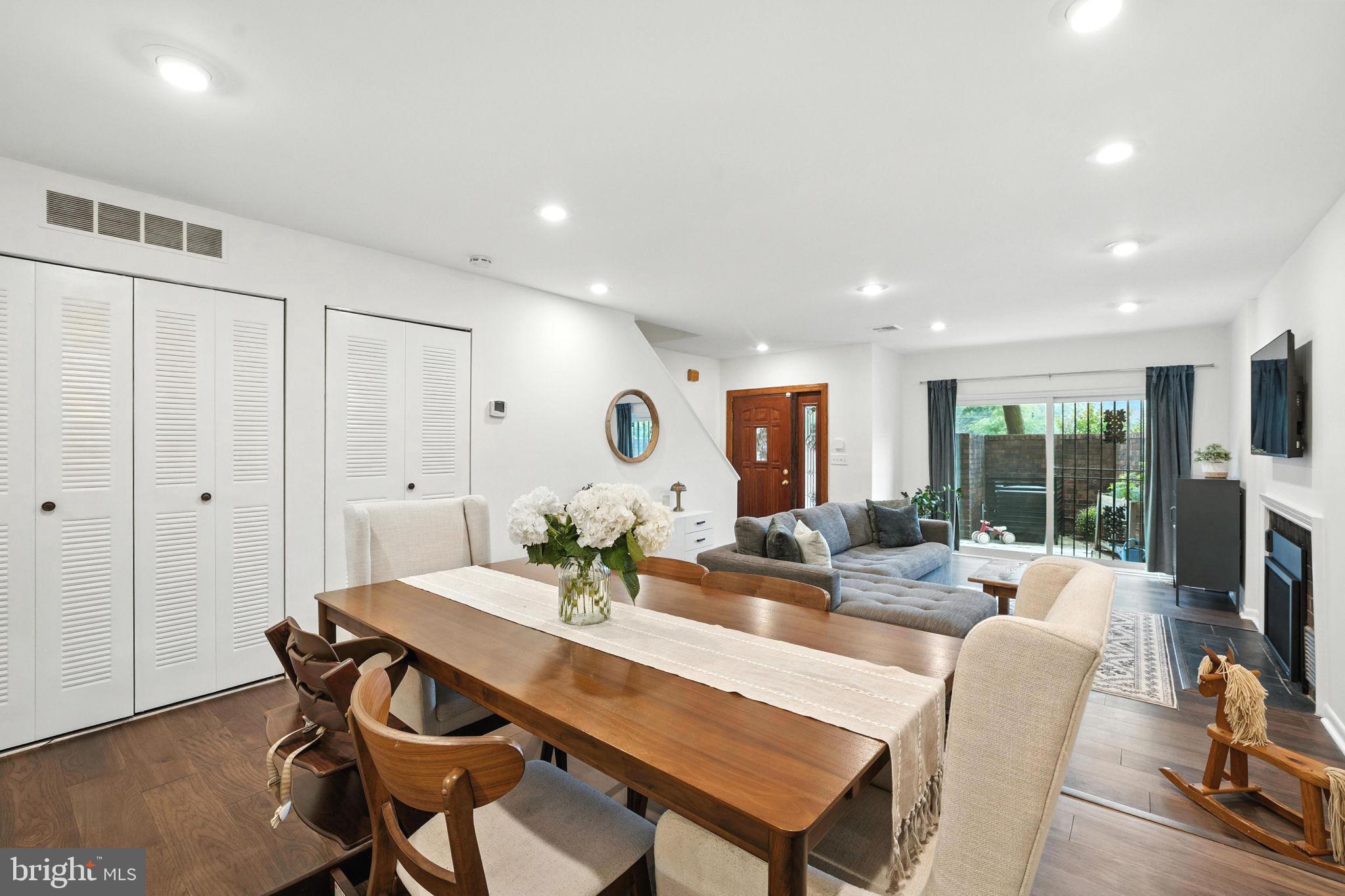 1055 MICHIGAN AVENUE NE 1055