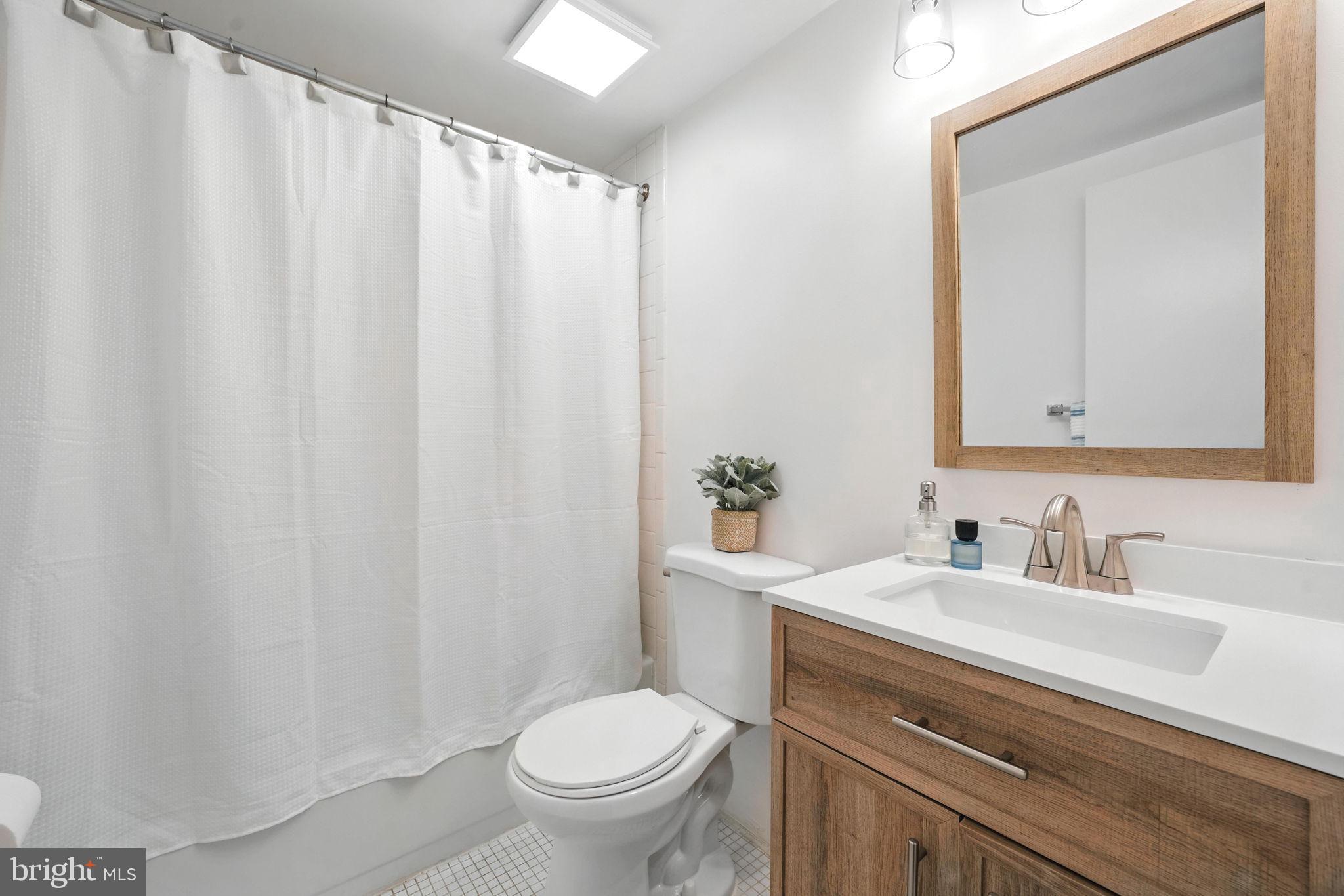 1055 MICHIGAN AVENUE NE 1055