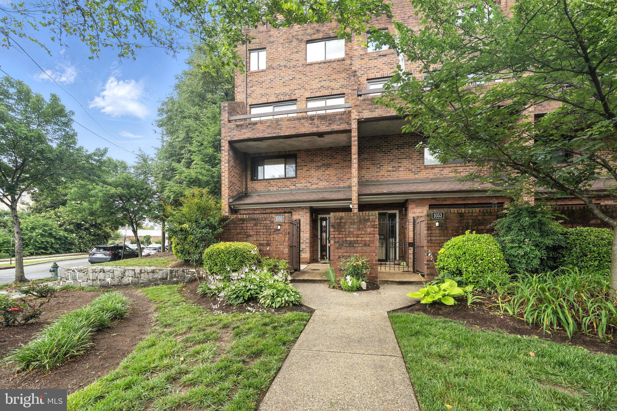 1055 MICHIGAN AVENUE NE 1055