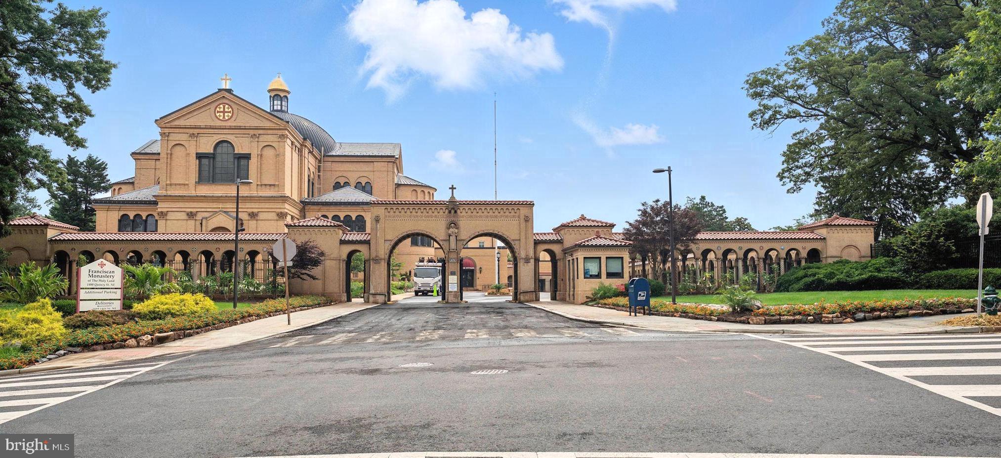 1055 MICHIGAN AVENUE NE 1055