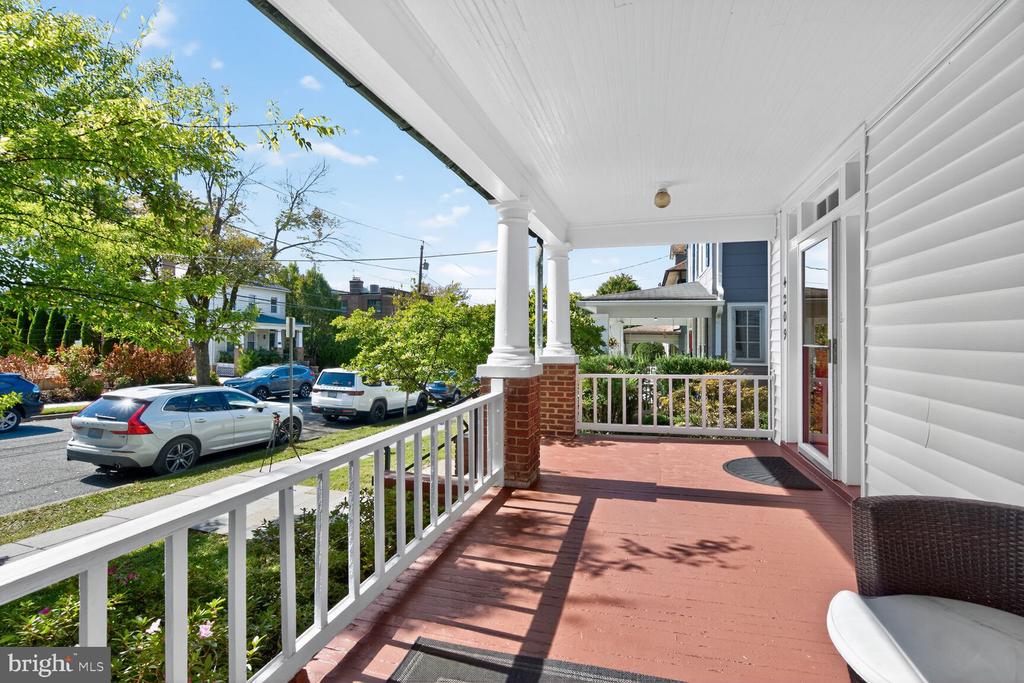 4209 ELLICOTT STREET NW