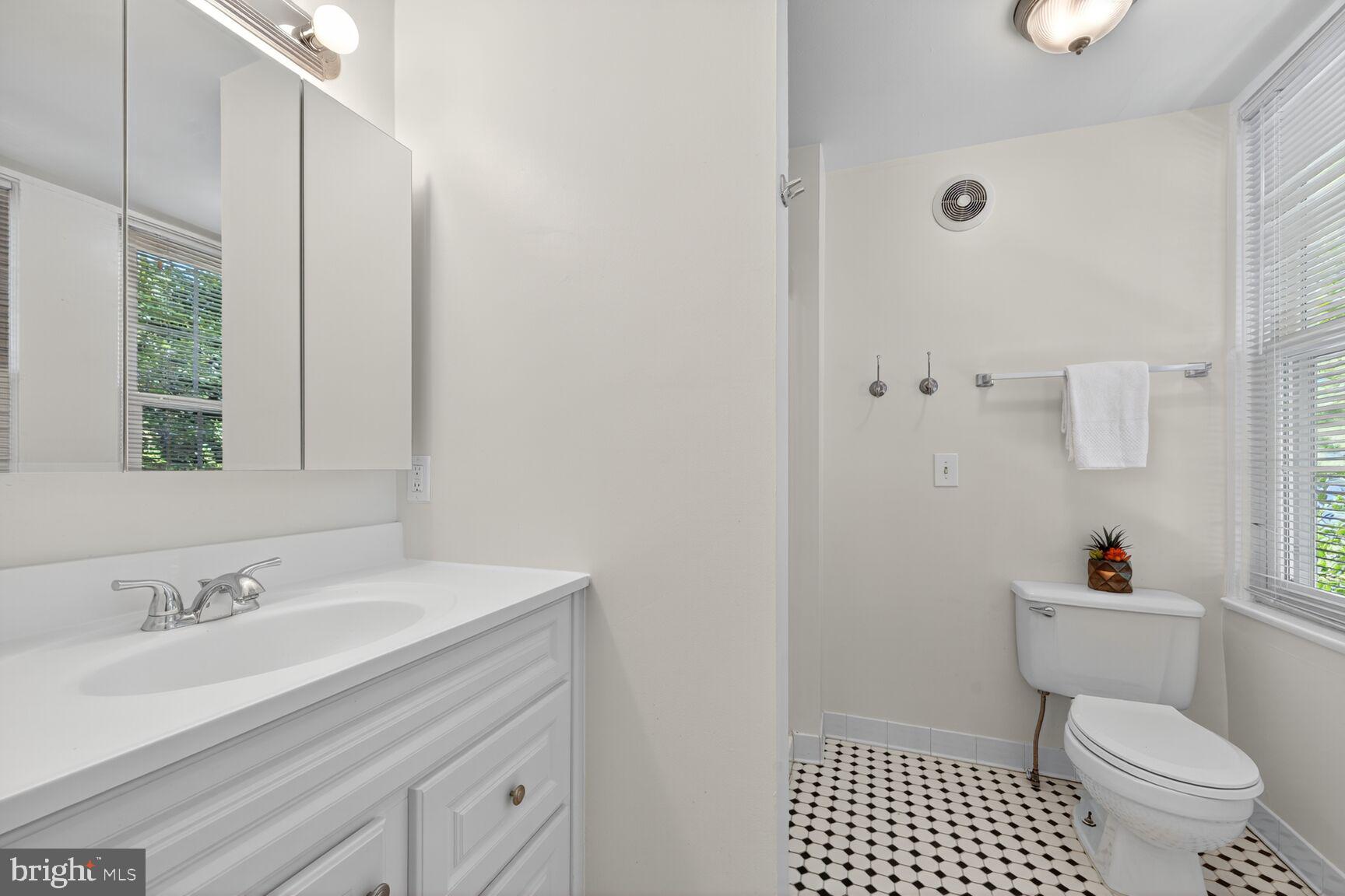 4209 ELLICOTT STREET NW