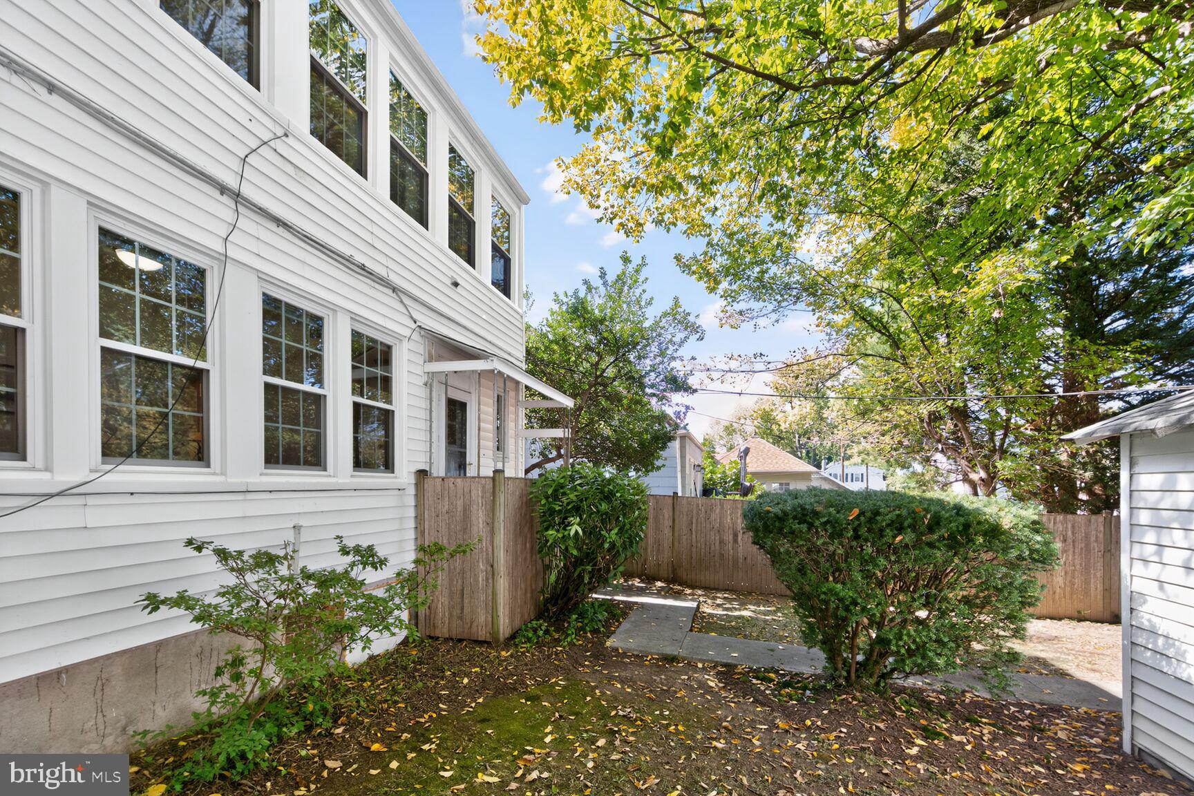 4209 ELLICOTT STREET NW