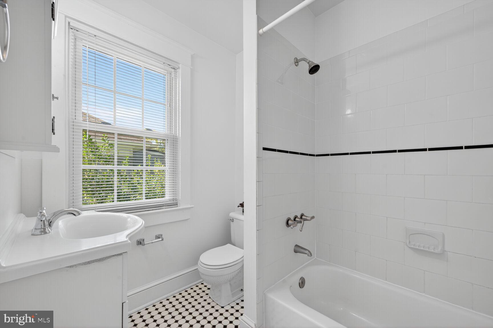 4209 ELLICOTT STREET NW