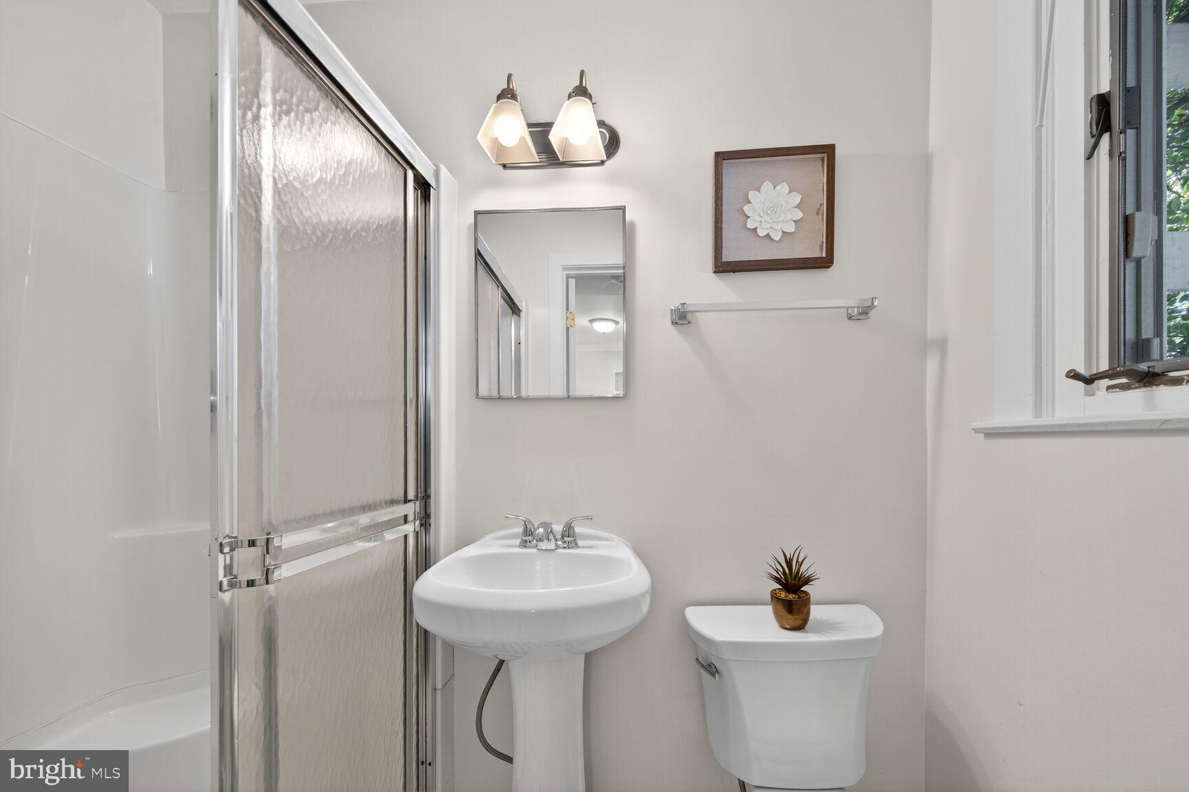 4209 ELLICOTT STREET NW