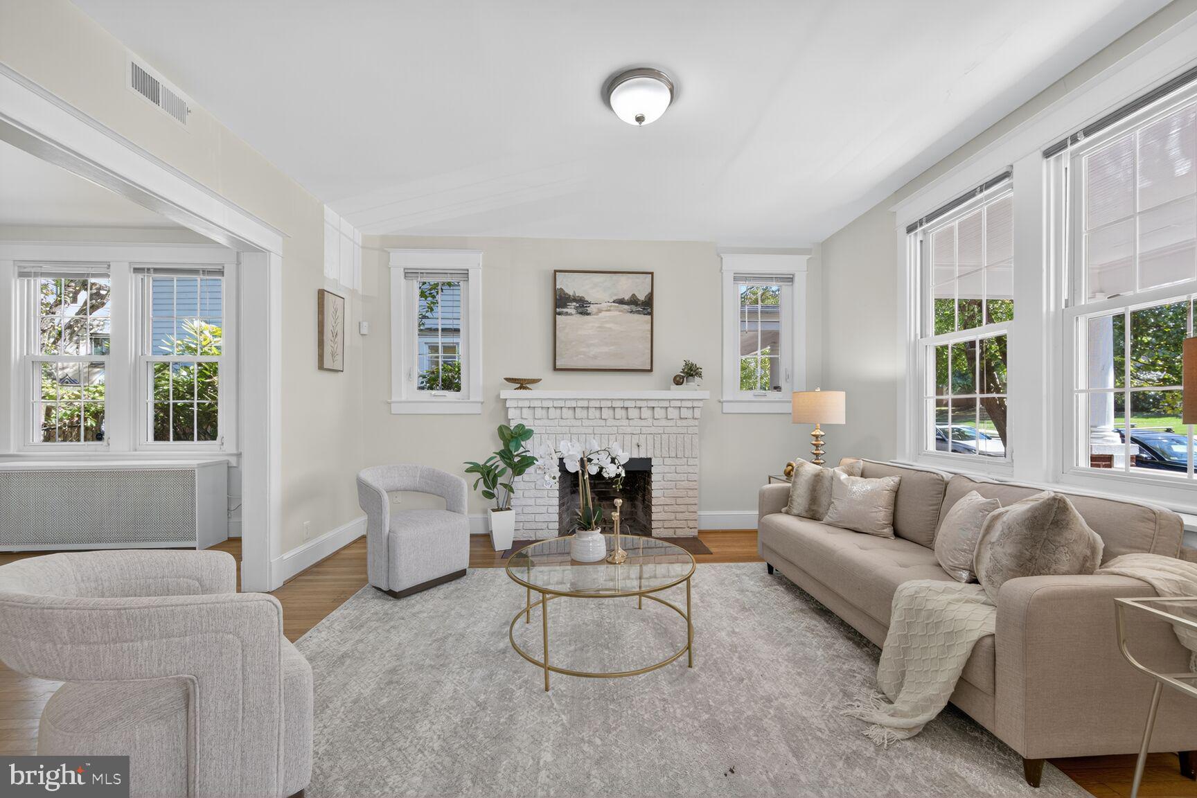 4209 ELLICOTT STREET NW