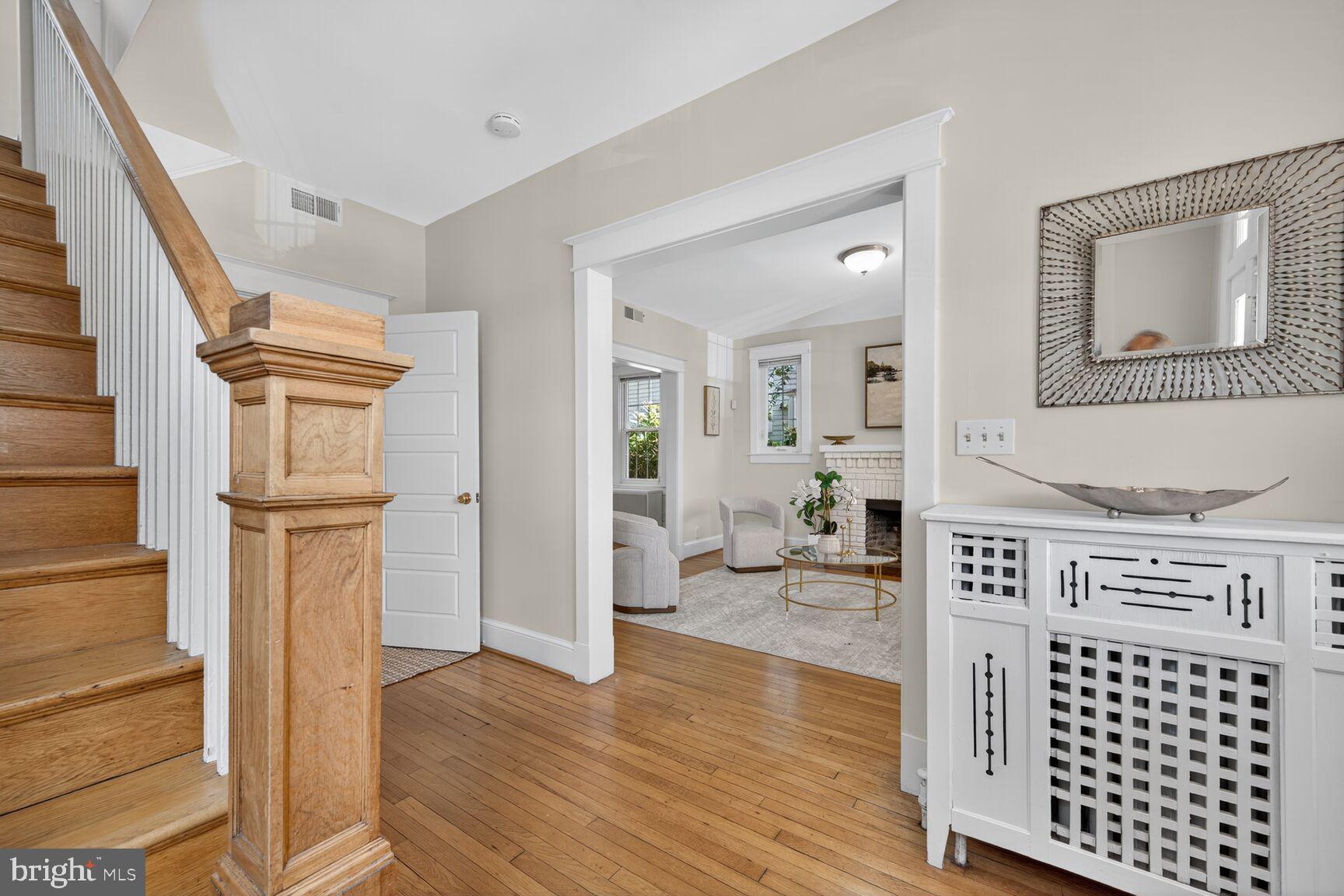 4209 ELLICOTT STREET NW