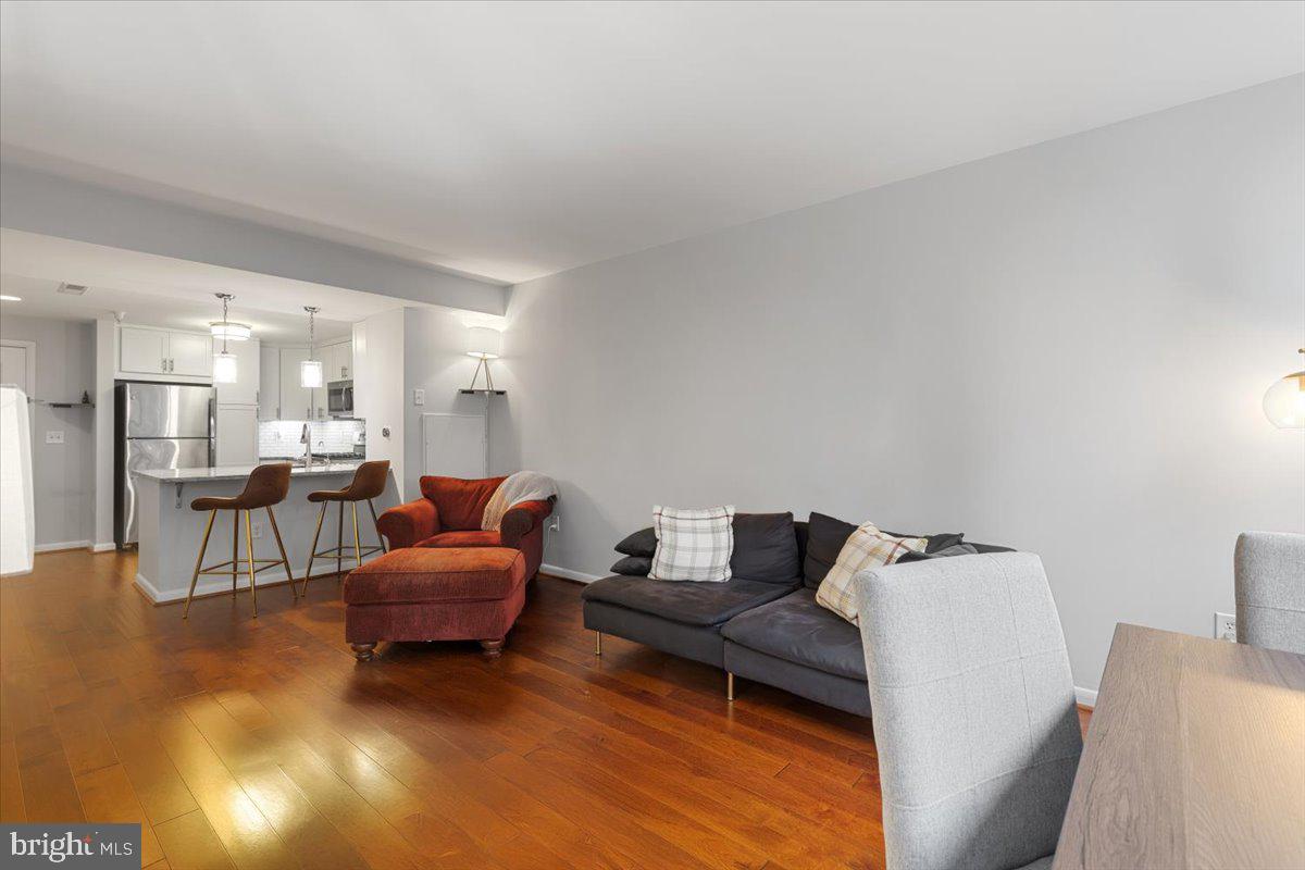 350 G STREET SW N212