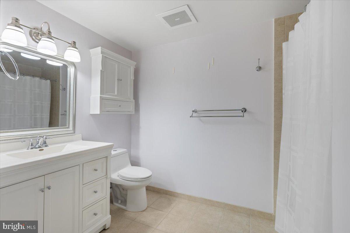 350 G STREET SW N212