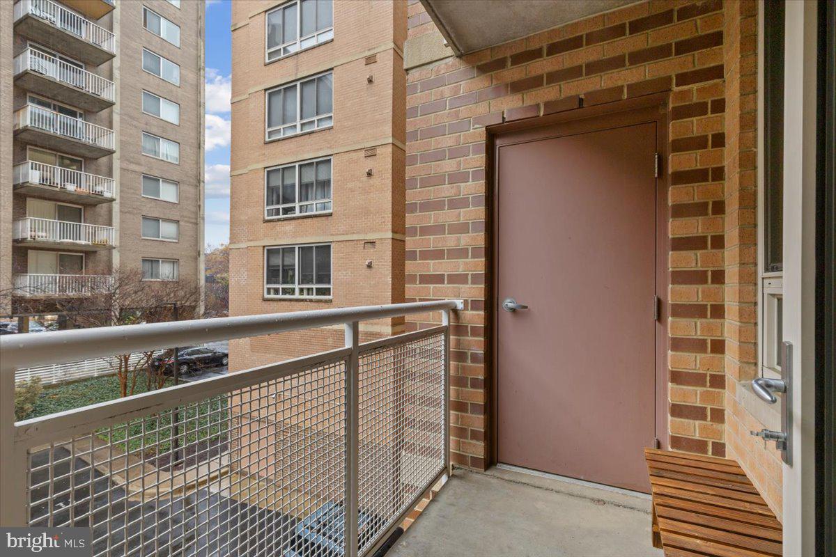 350 G STREET SW N212