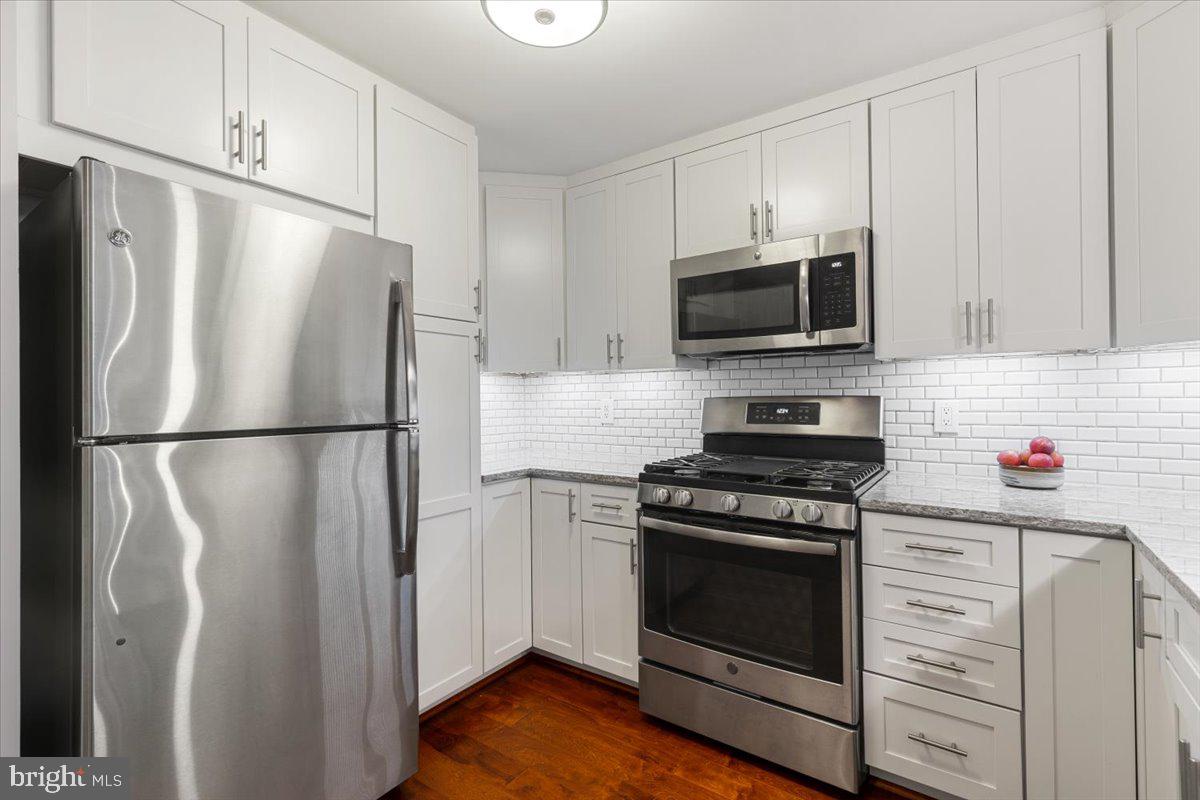 350 G STREET SW N212