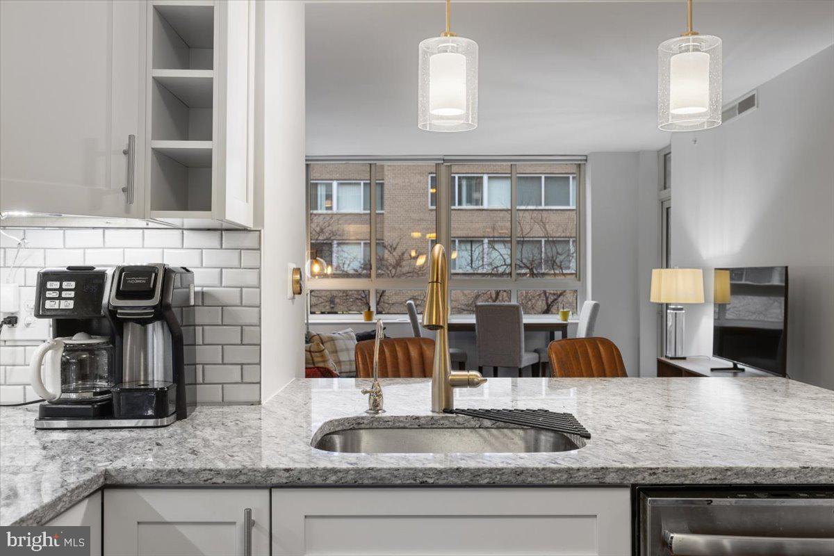 350 G STREET SW N212