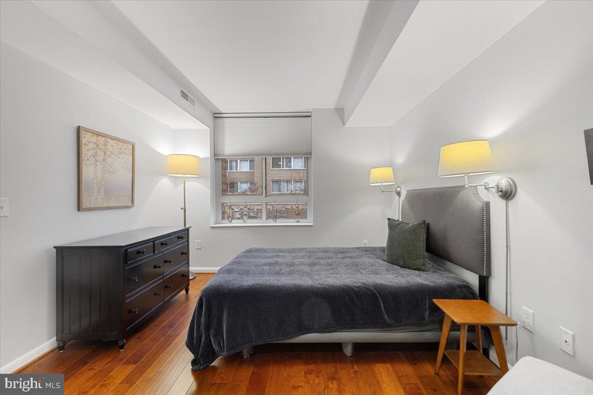 350 G STREET SW N212