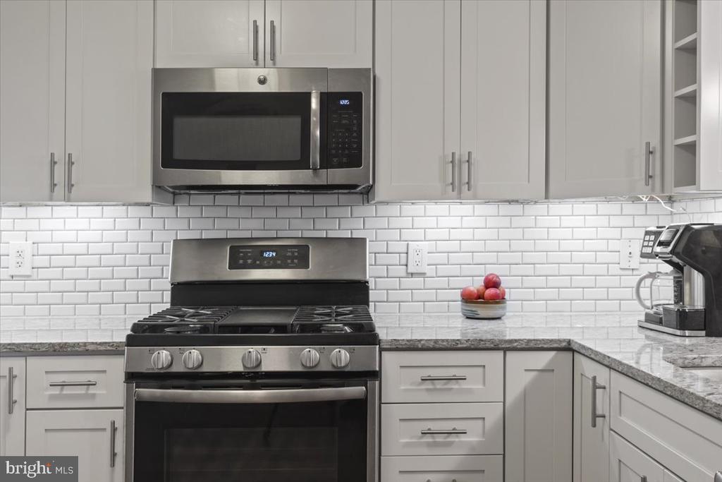 350 G STREET SW N212