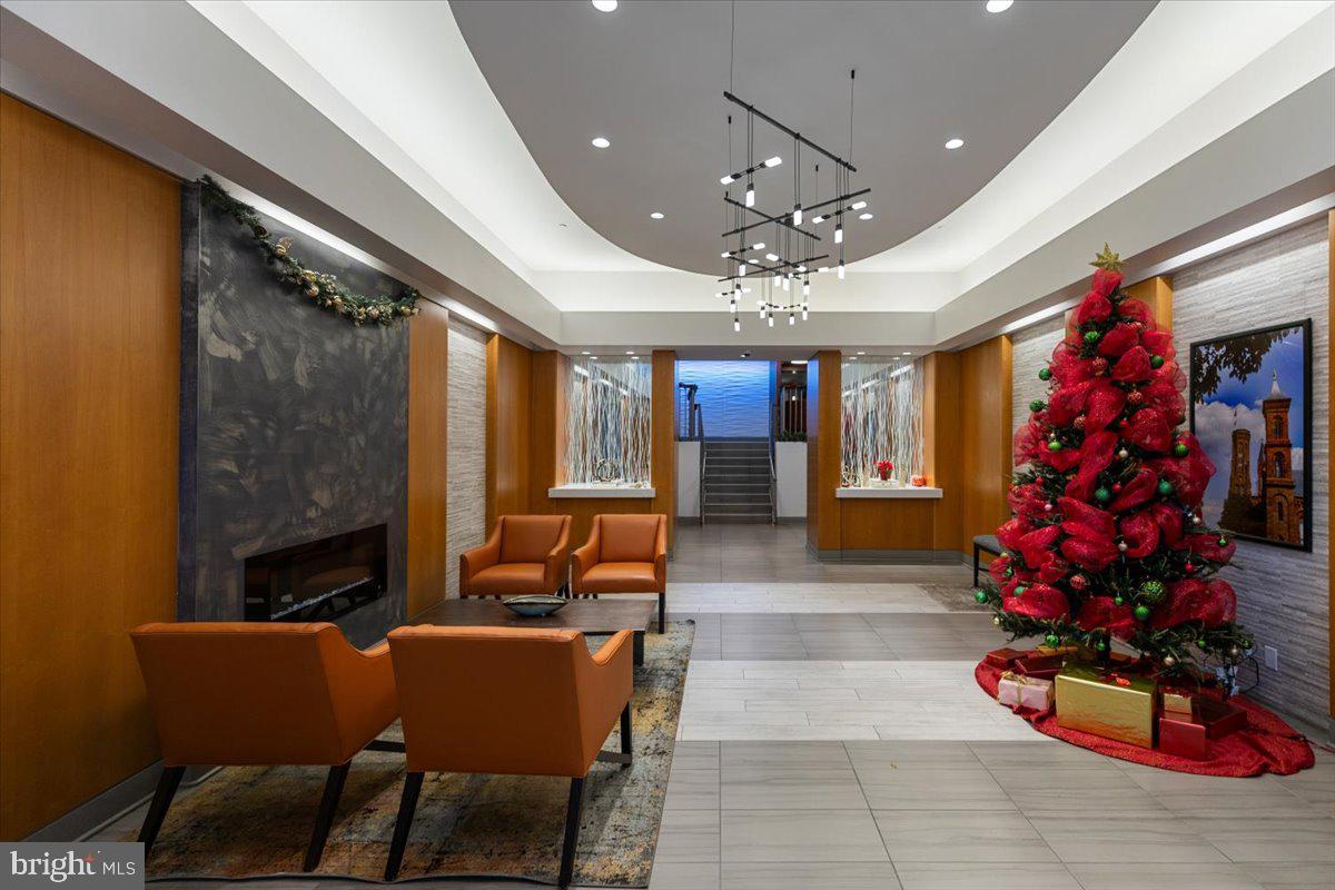 350 G STREET SW N212