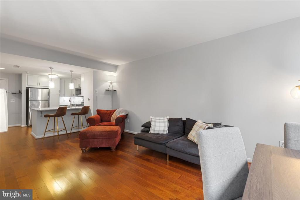 350 G STREET SW N212