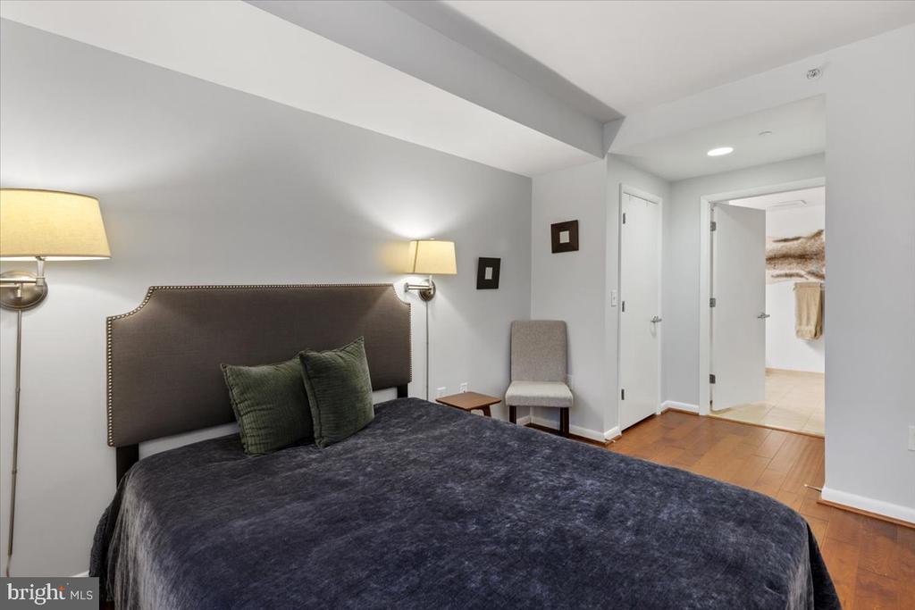 350 G STREET SW N212
