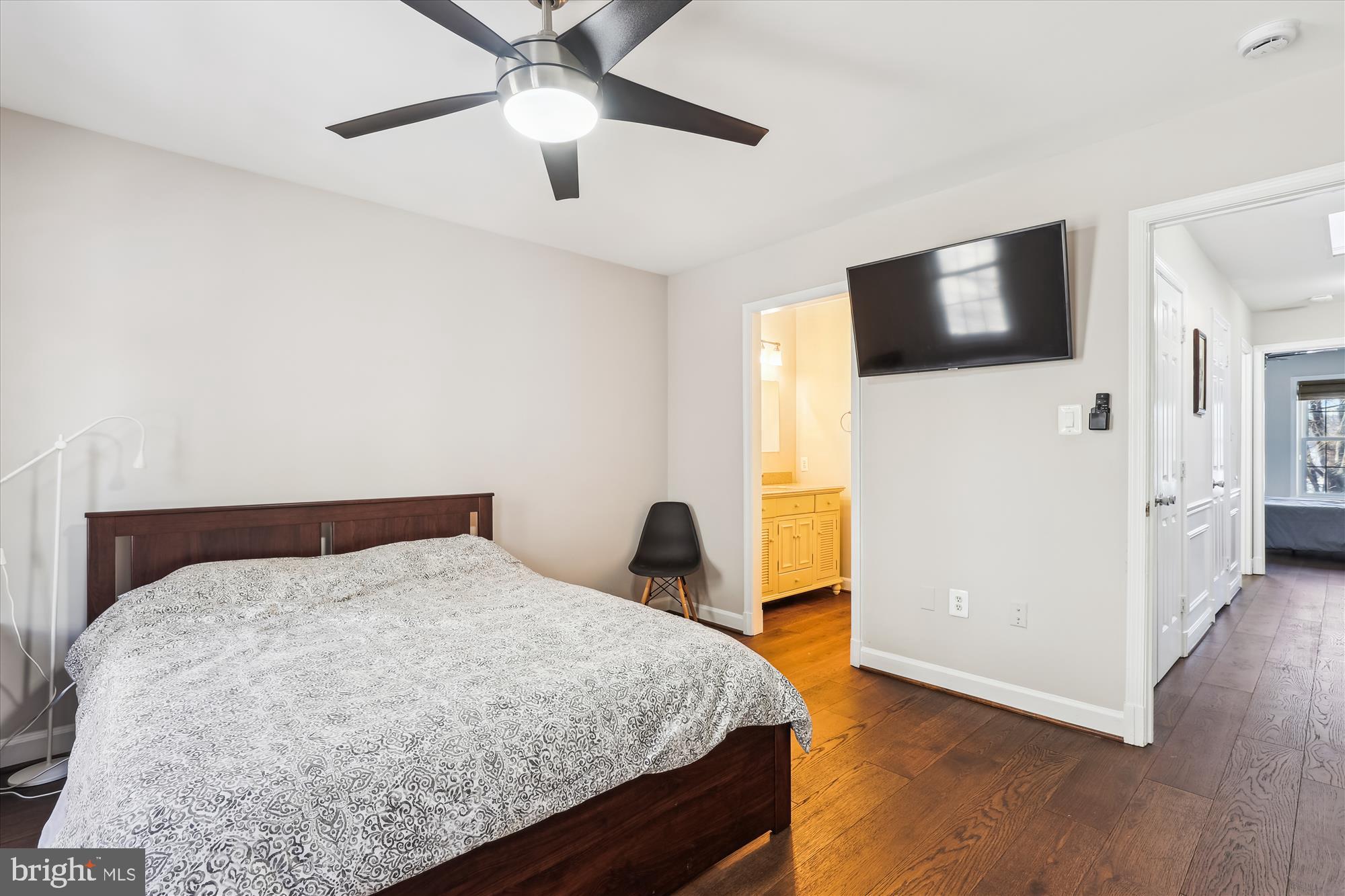 4611 1/2 MACARTHUR BOULEVARD NW B