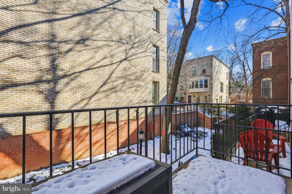 4611 1/2 MACARTHUR BOULEVARD NW B
