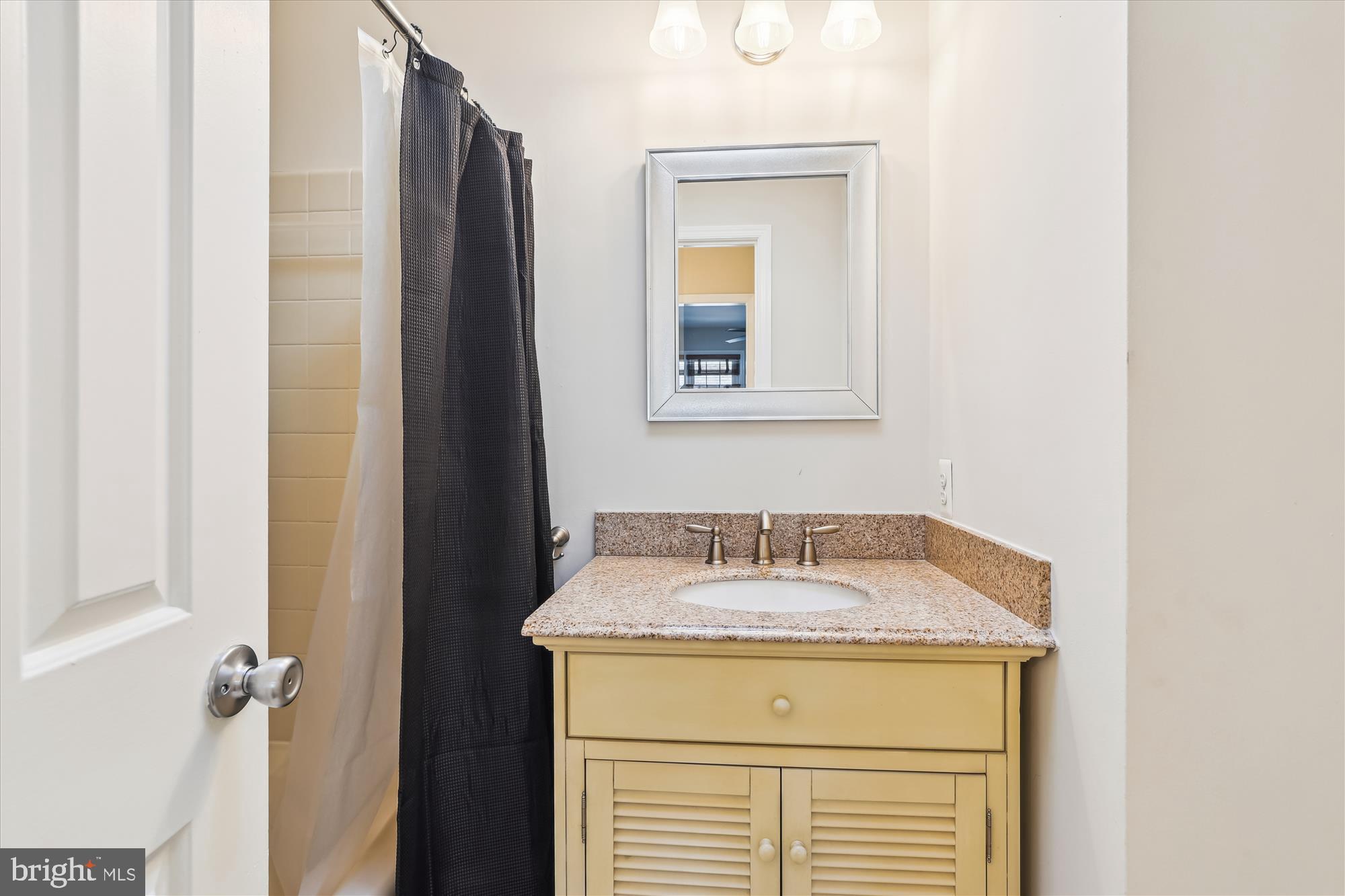 4611 1/2 MACARTHUR BOULEVARD NW B