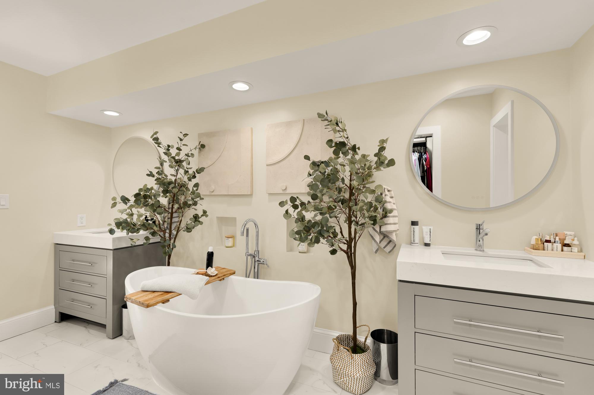 3726 JENIFER STREET NW