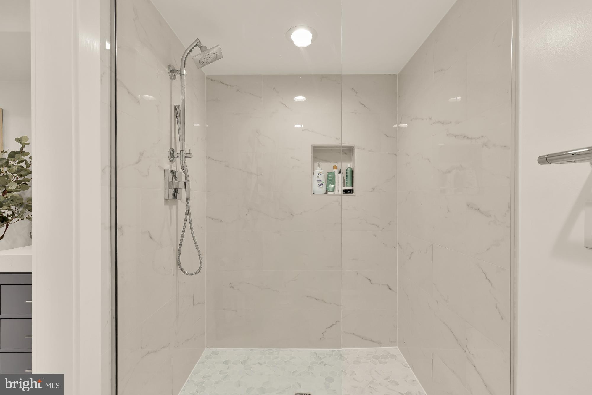 3726 JENIFER STREET NW