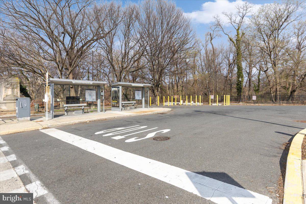 1949 CALVERT STREET NW E