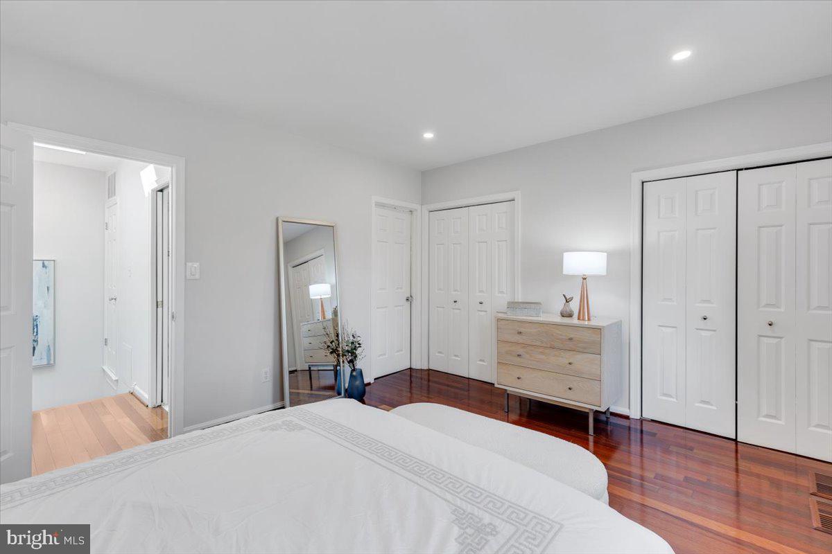 1949 CALVERT STREET NW E