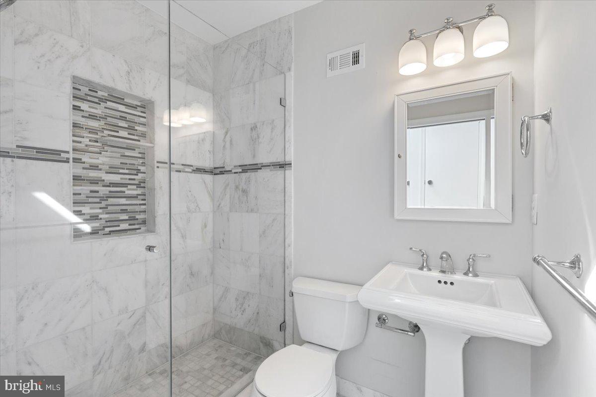 1949 CALVERT STREET NW E