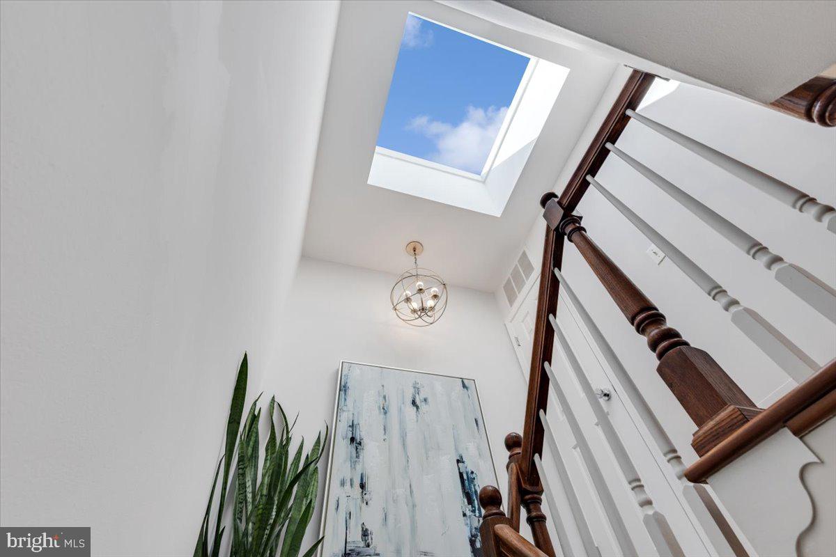 1949 CALVERT STREET NW E