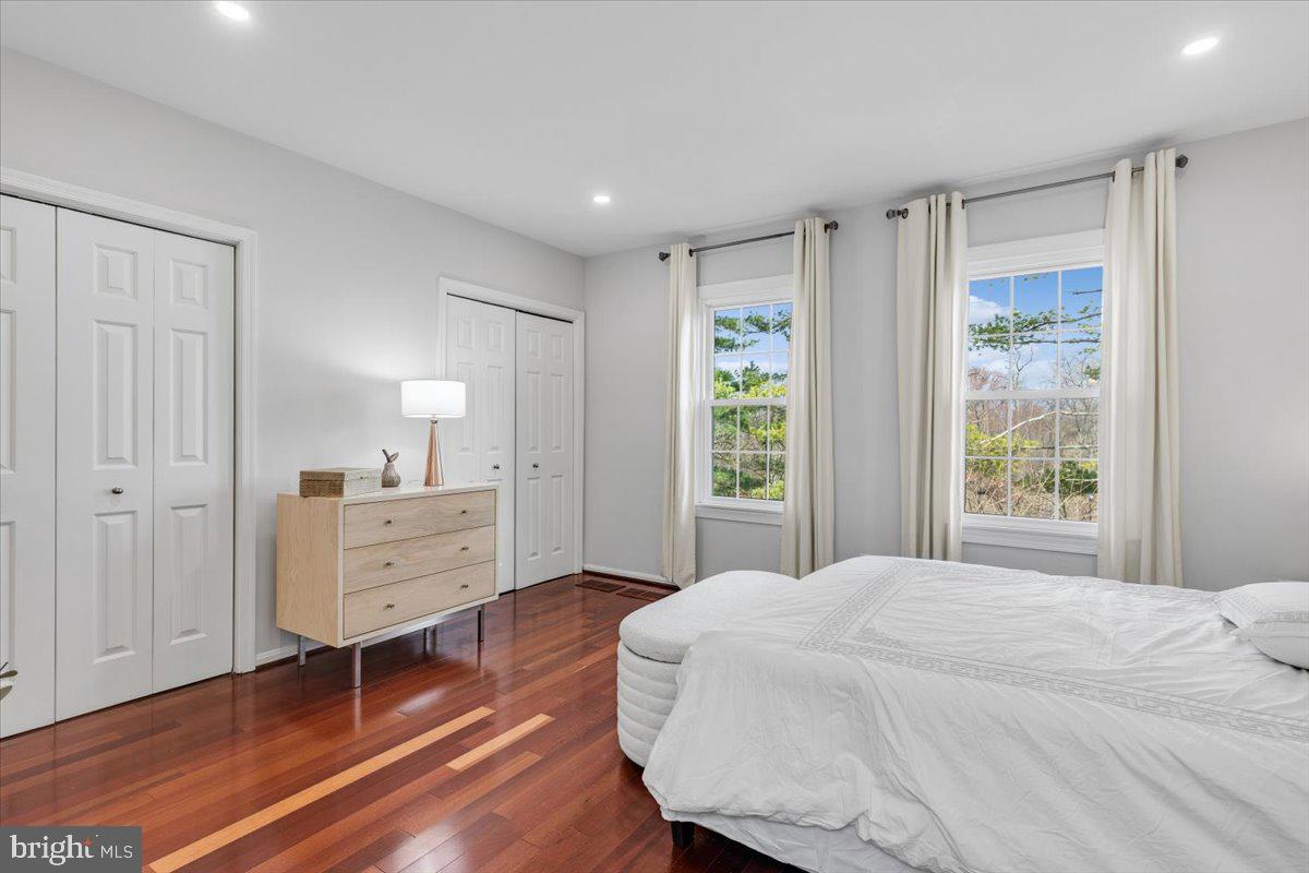 1949 CALVERT STREET NW E