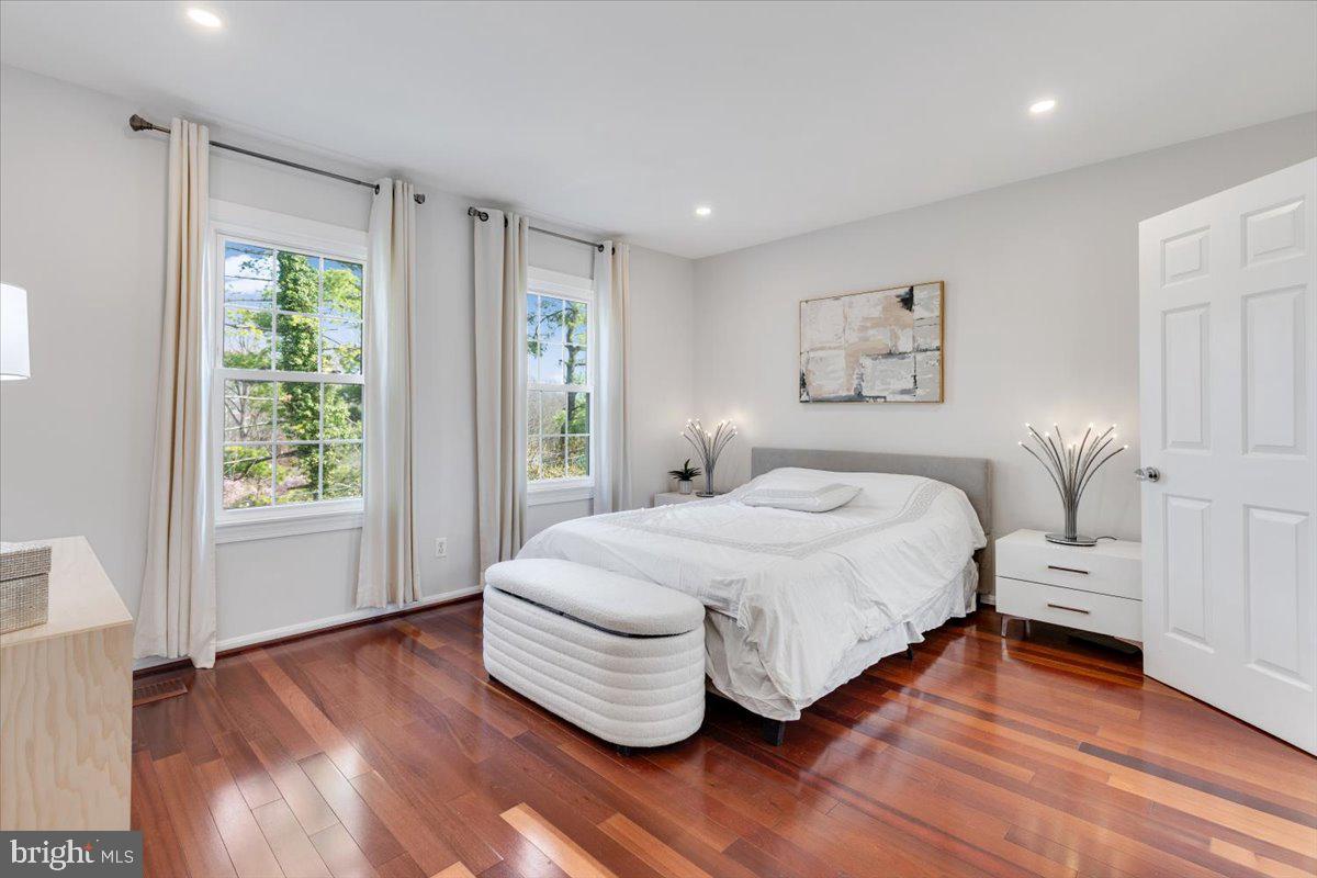 1949 CALVERT STREET NW E