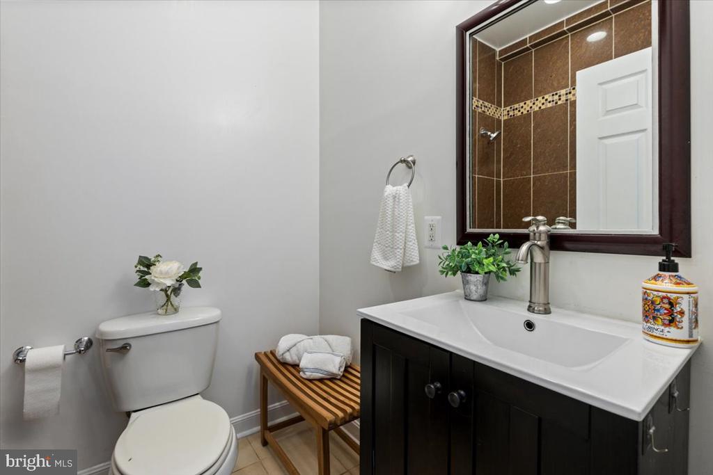 3350 17TH STREET NW T2