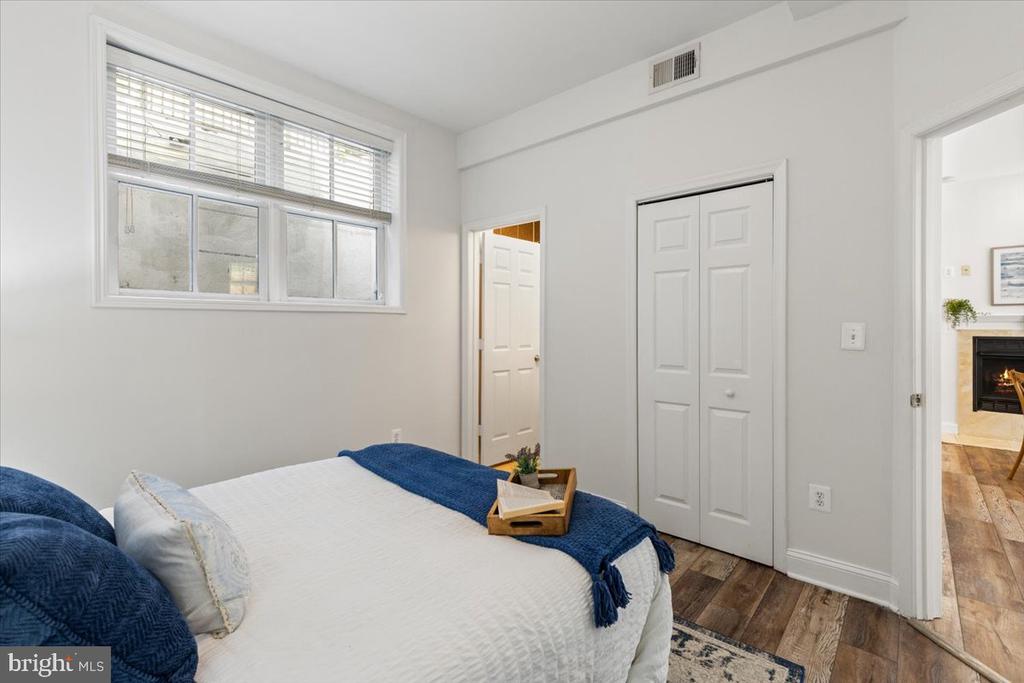 3350 17TH STREET NW T2