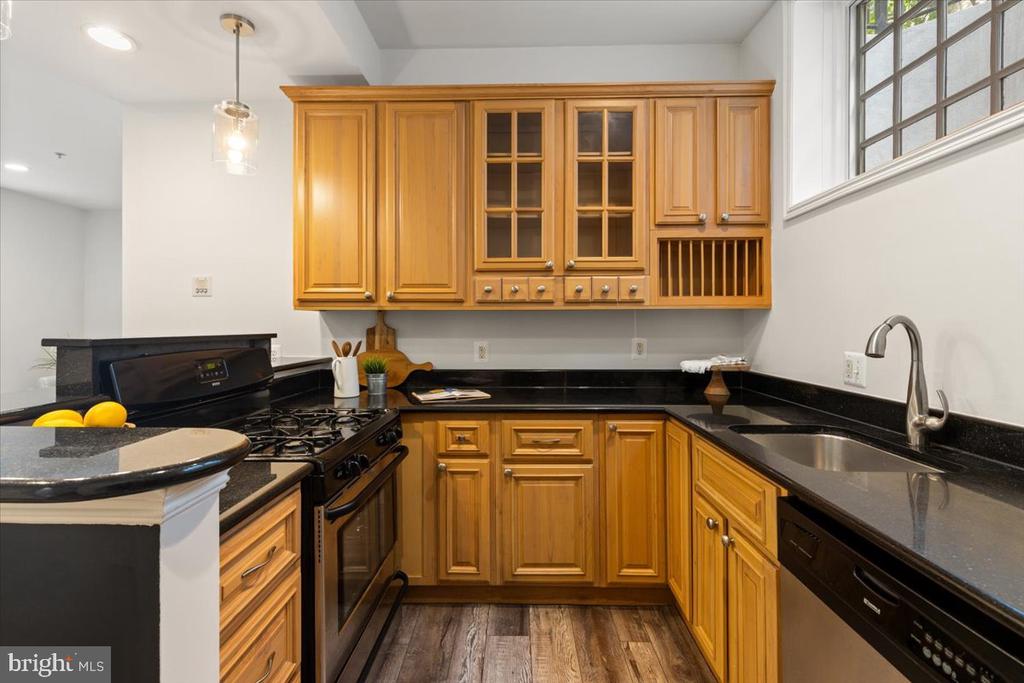 3350 17TH STREET NW T2