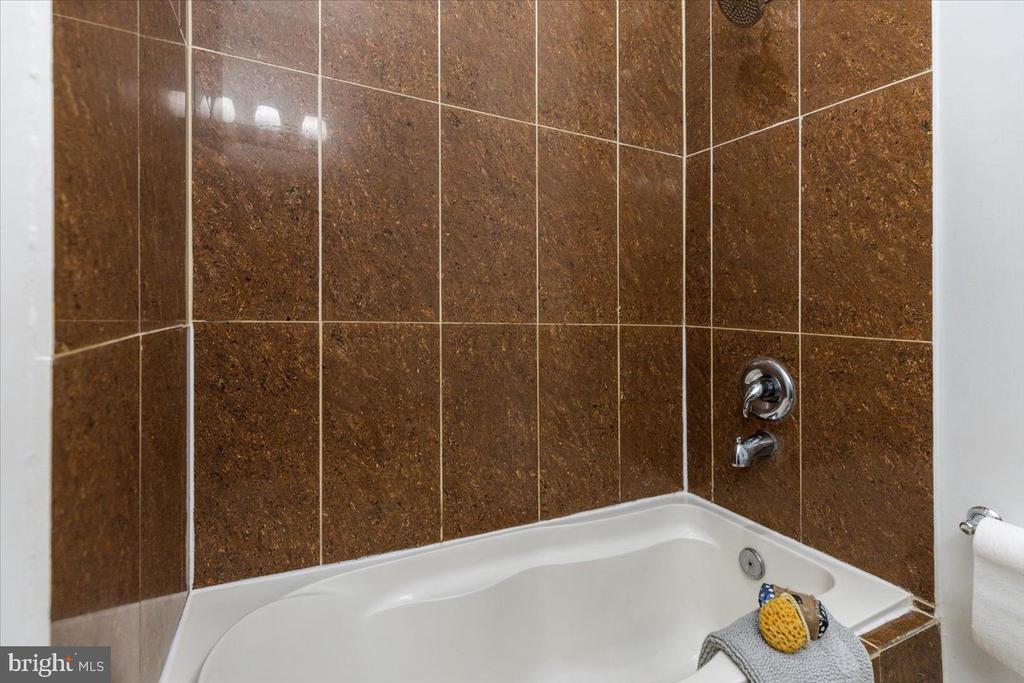 3350 17TH STREET NW T2