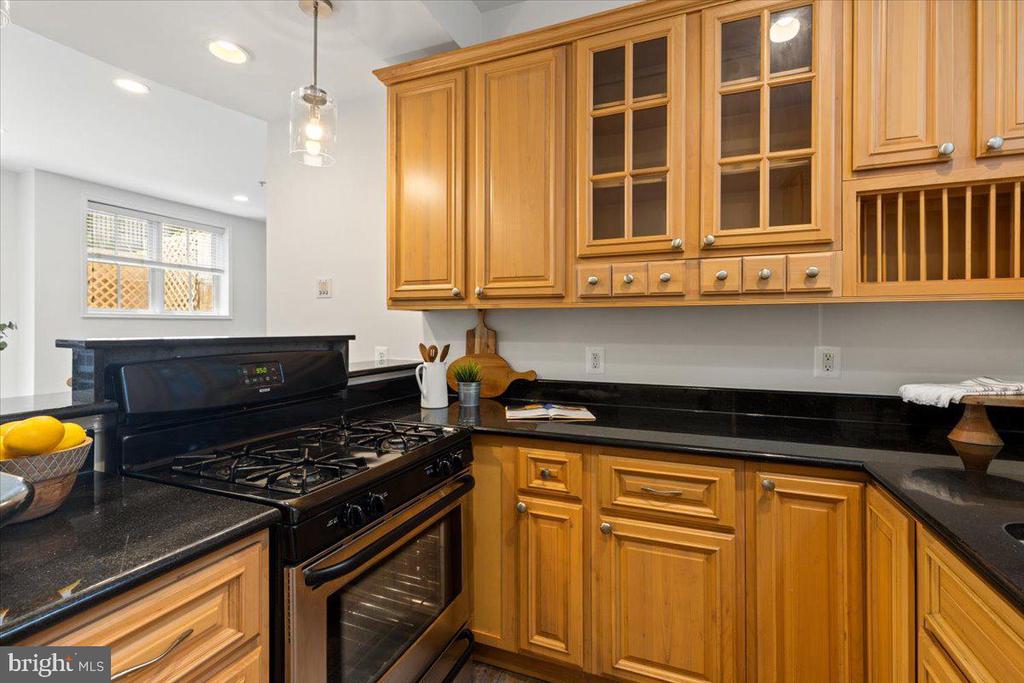 3350 17TH STREET NW T2