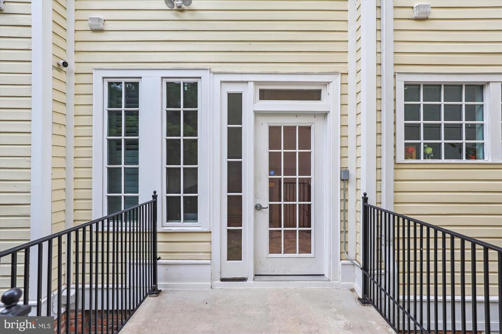 3350 17TH STREET NW T2