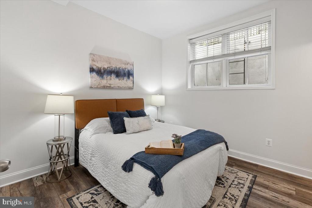 3350 17TH STREET NW T2