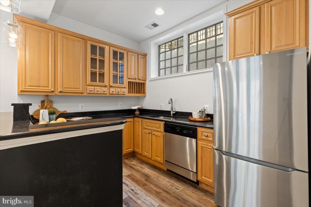 3350 17TH STREET NW T2
