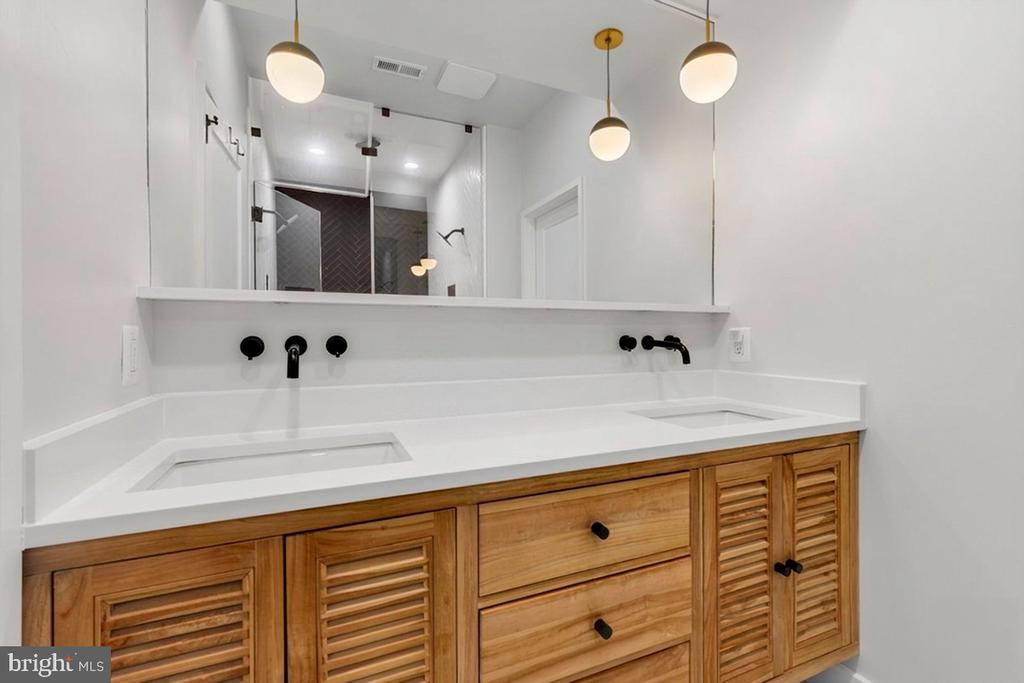 1151 OATES STREET NE Unit: 3