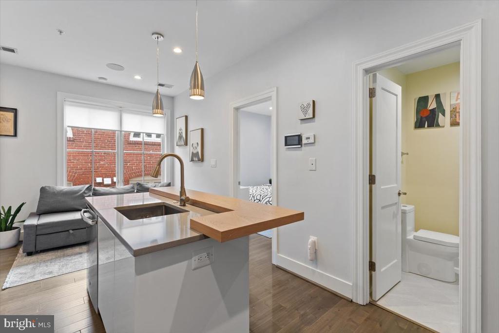 625 PARK ROAD NW Unit: 204