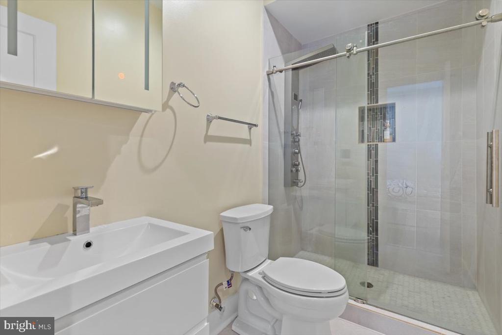 625 PARK ROAD NW Unit: 204