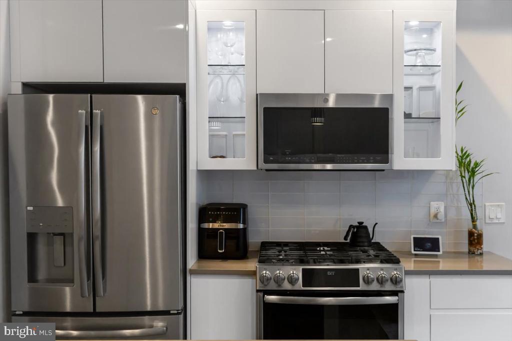 625 PARK ROAD NW Unit: 204
