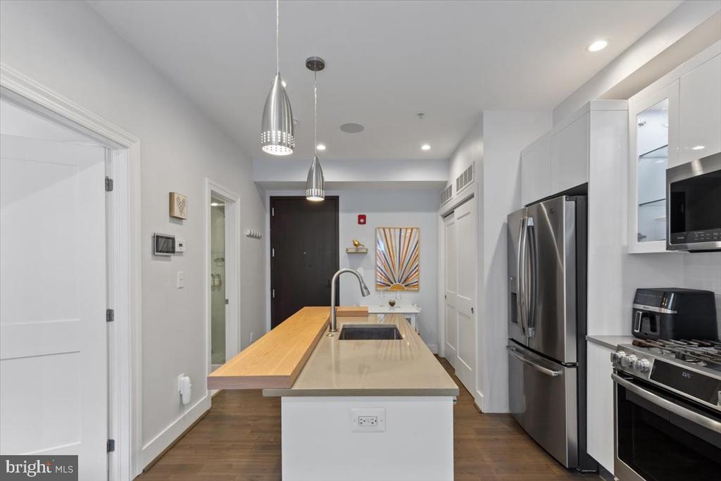 625 PARK ROAD NW Unit: 204