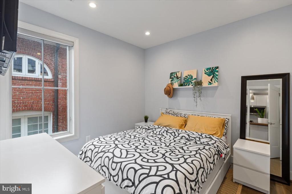 625 PARK ROAD NW Unit: 204